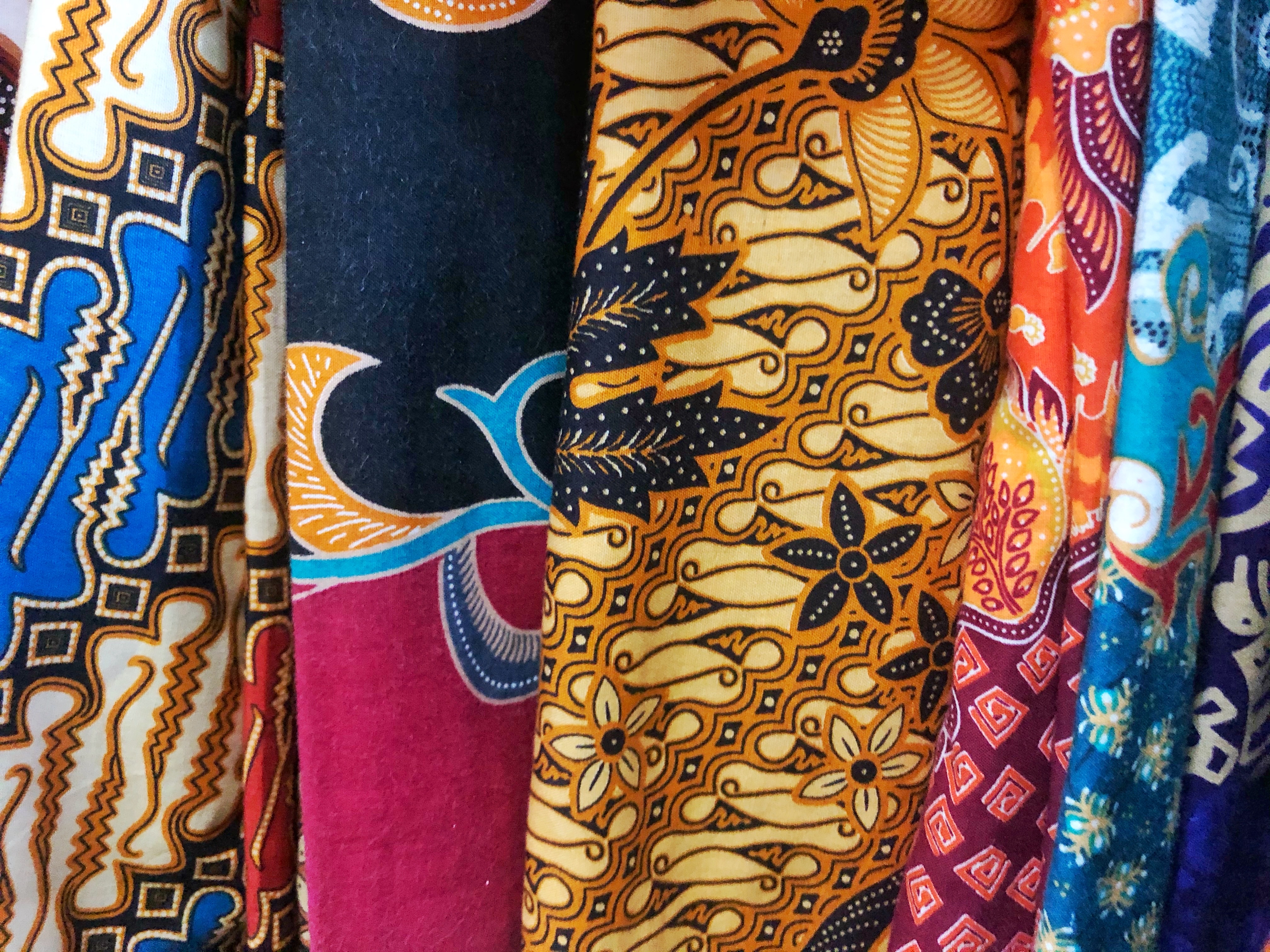 Cover Artikel: "Batik" Warisan Budaya Indonesia yang Populer dan Sangat Digemari - Hana Konveksi