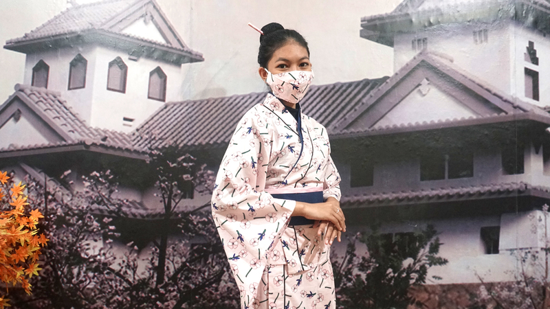 Cover Artikel: KIMONO – Pakaian Tradisional Jepang yang Juga Populer di Indonesia - Hana Konveksi